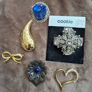 Six vintage brooches (pins)